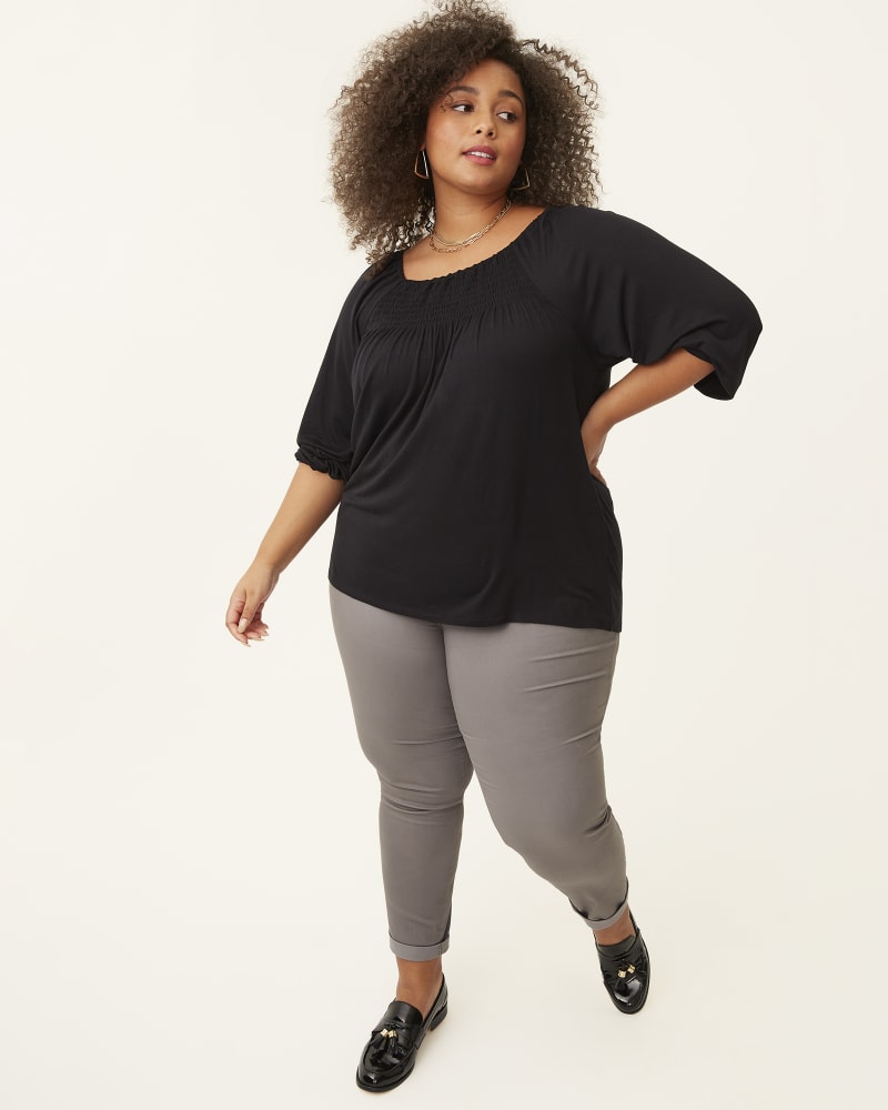 Plus size model with hourglass body shape wearing Lila Pant by Meri Skye | Dia&Co | dia_product_style_image_id:182342